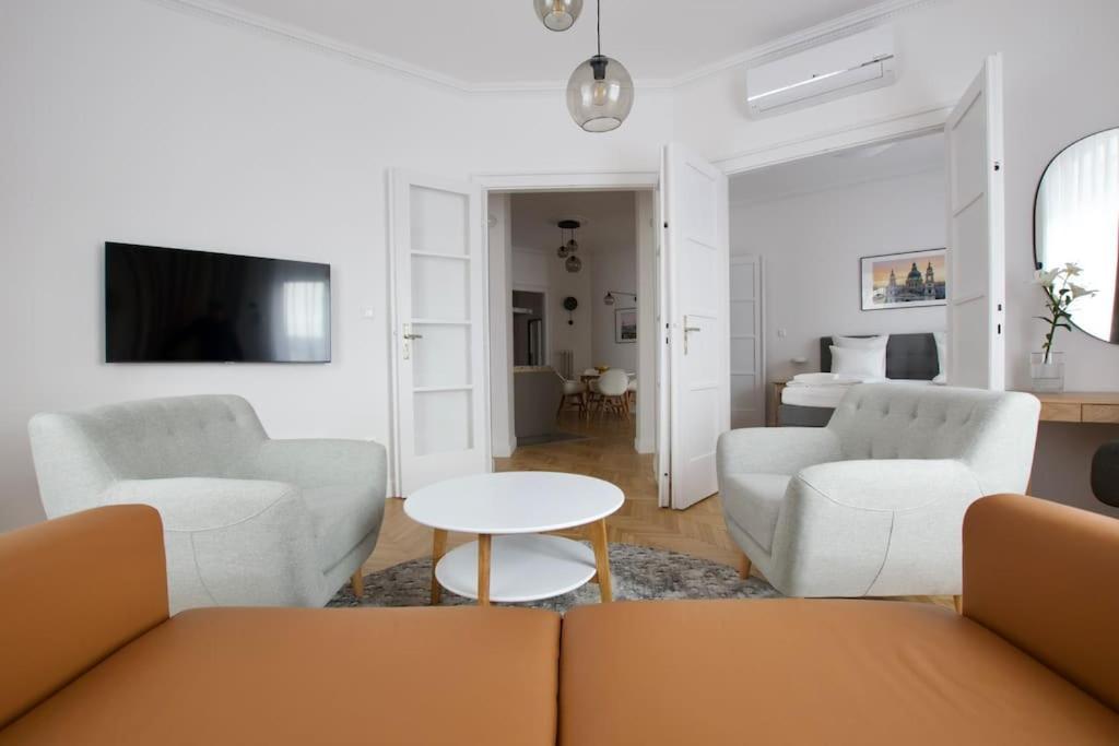 Premium Apartment By Hi - Central 2 Bedroom - Best View 布达佩斯 外观 照片