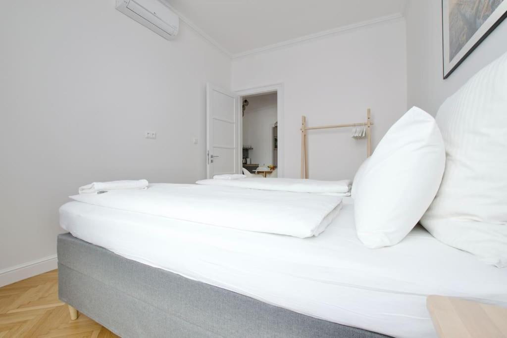 Premium Apartment By Hi - Central 2 Bedroom - Best View 布达佩斯 外观 照片