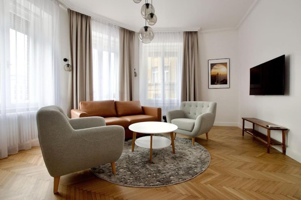 Premium Apartment By Hi - Central 2 Bedroom - Best View 布达佩斯 外观 照片