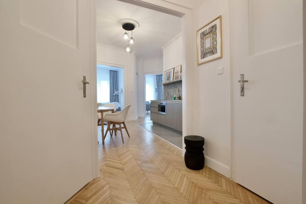 Premium Apartment By Hi - Central 2 Bedroom - Best View 布达佩斯 外观 照片